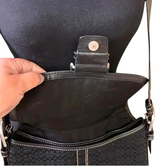 Coach signature hobo crossbody purse - Picture 5 of 7